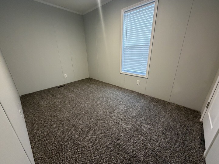 Building Photo - 15353 Dominique Dr