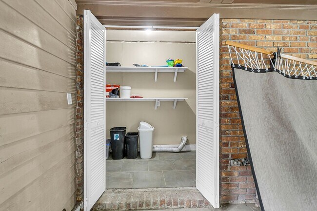 Building Photo - Charming Updated Home with Designer Kitche...