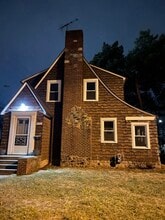 Building Photo - 592 E Montcalm St