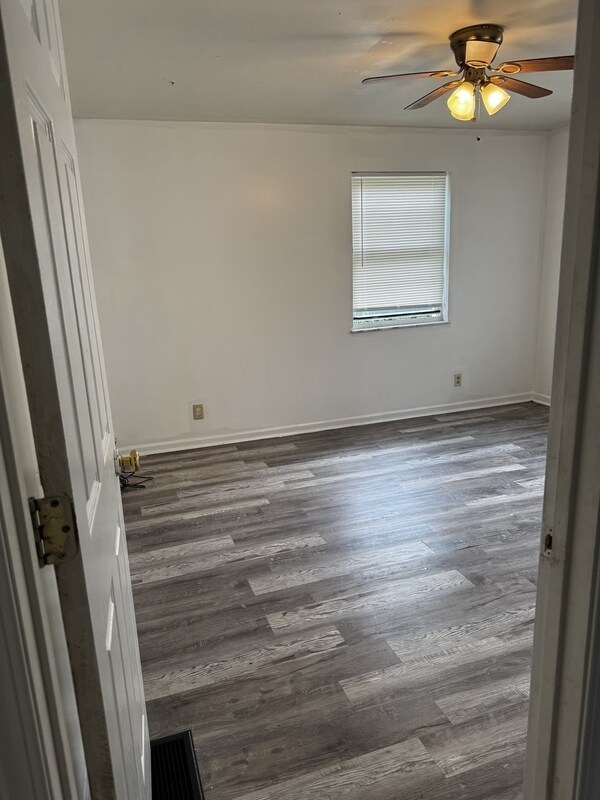 Building Photo - 246 Basswood Ave