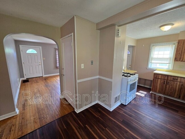 Building Photo - 310 Claremont Ave