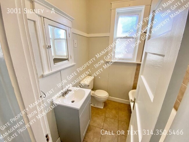 Building Photo - 3001 Sidney-A