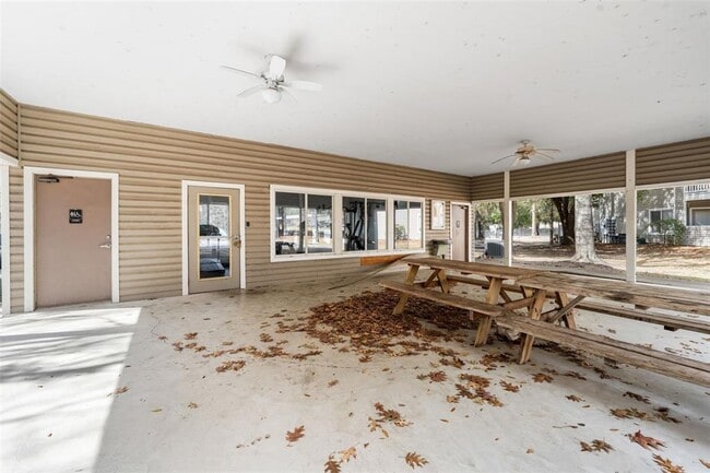 Building Photo - 4000 SW 23rd St