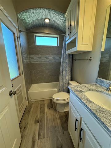 Building Photo - 6611 Pinehurst Dr