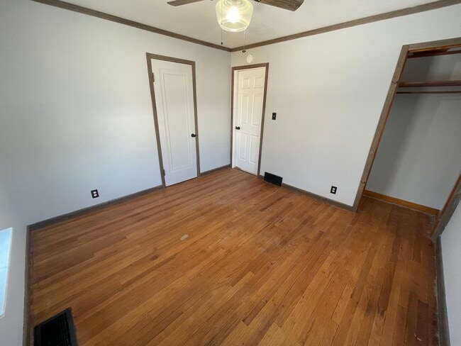 Building Photo - 2527 Georgetown Rd