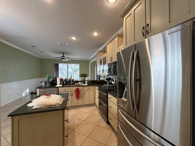 Building Photo - Your Dream Golf Lifestyle Awaits in Fairwa...