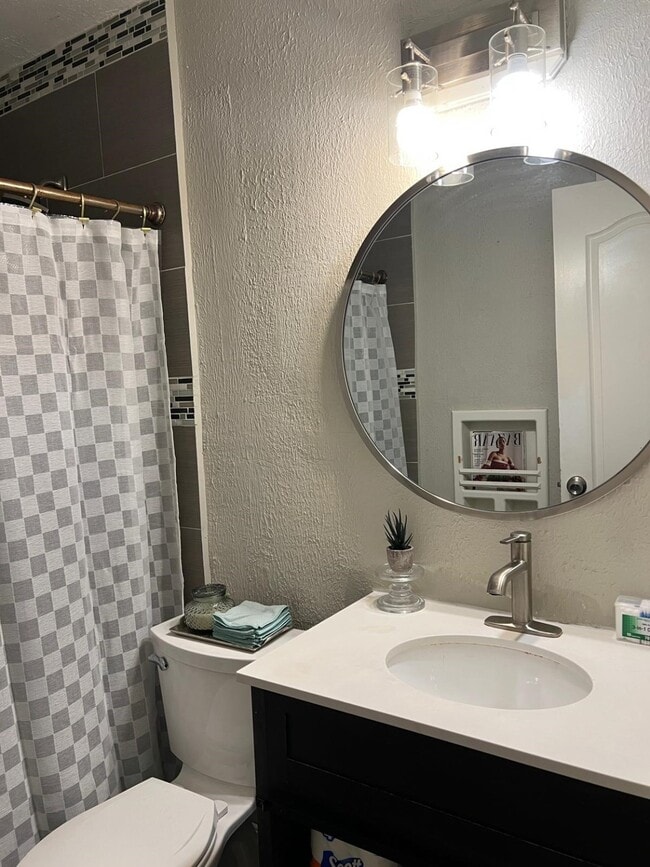 Building Photo - 4314 Gano St