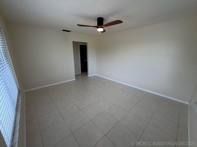 Building Photo - 1180 Carlton Ct