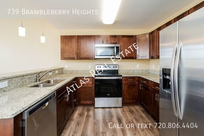 Primary Photo - *FEBRUARY RENT FREE* 3 bedroom 2.5 bathroo...