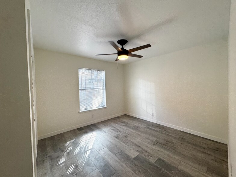 Building Photo - 170 De Chantle Rd