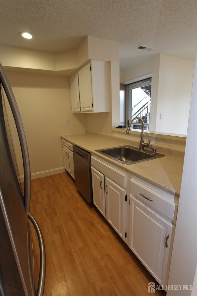 Building Photo - 1905 Aspen Dr