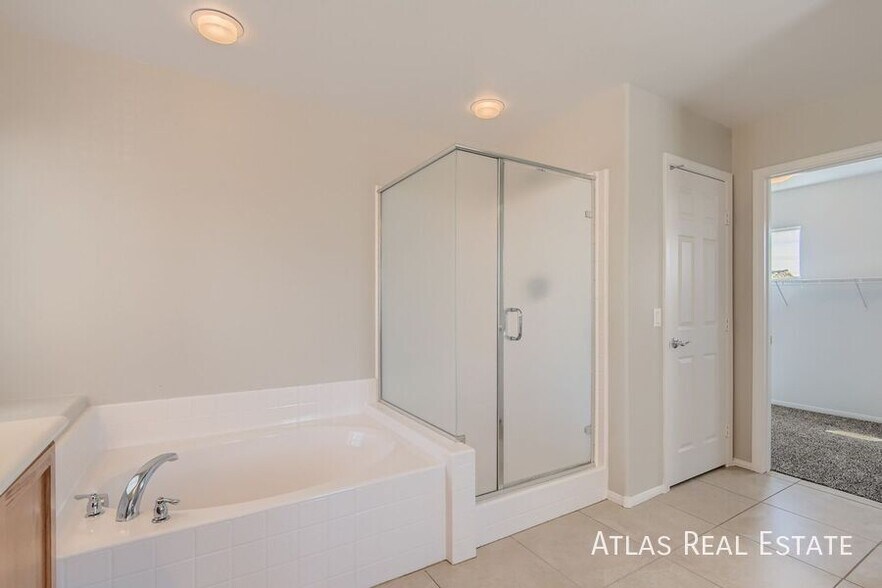 Building Photo - 6522 Chinatown St