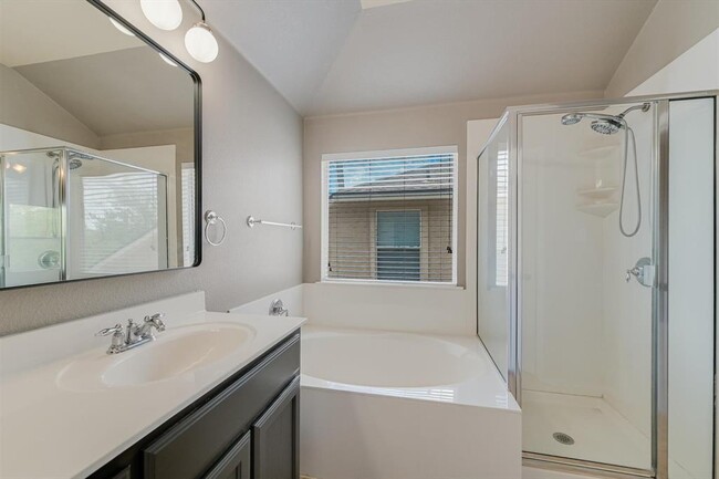 Building Photo - 26 White Magnolia Cir