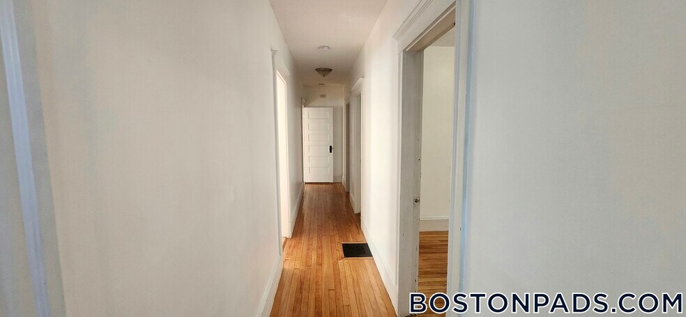 Building Photo - 297 Washington St