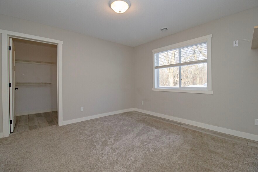 Building Photo - 13796 Hwy 55