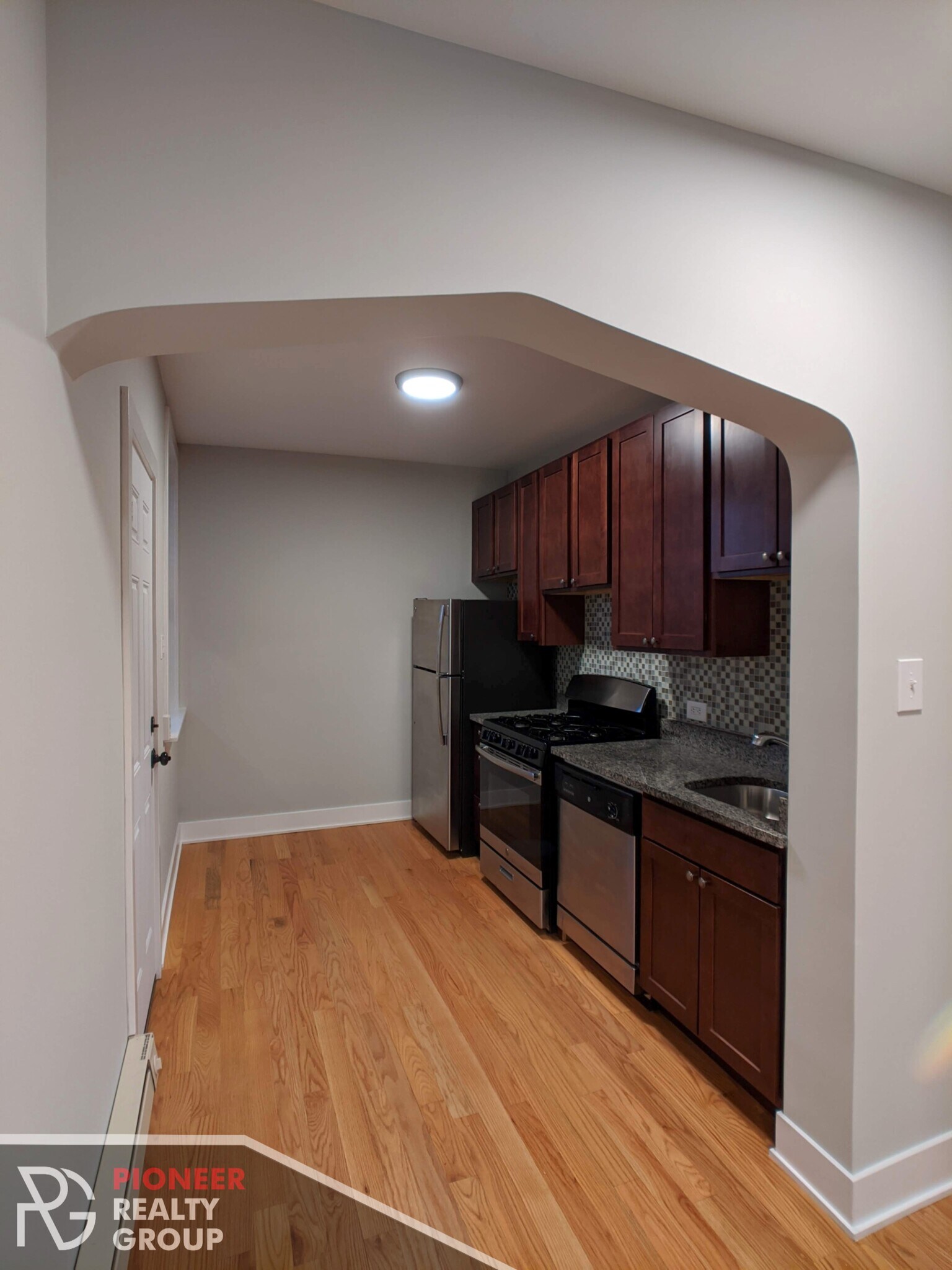 Building Photo - 4409 N Wolcott Ave