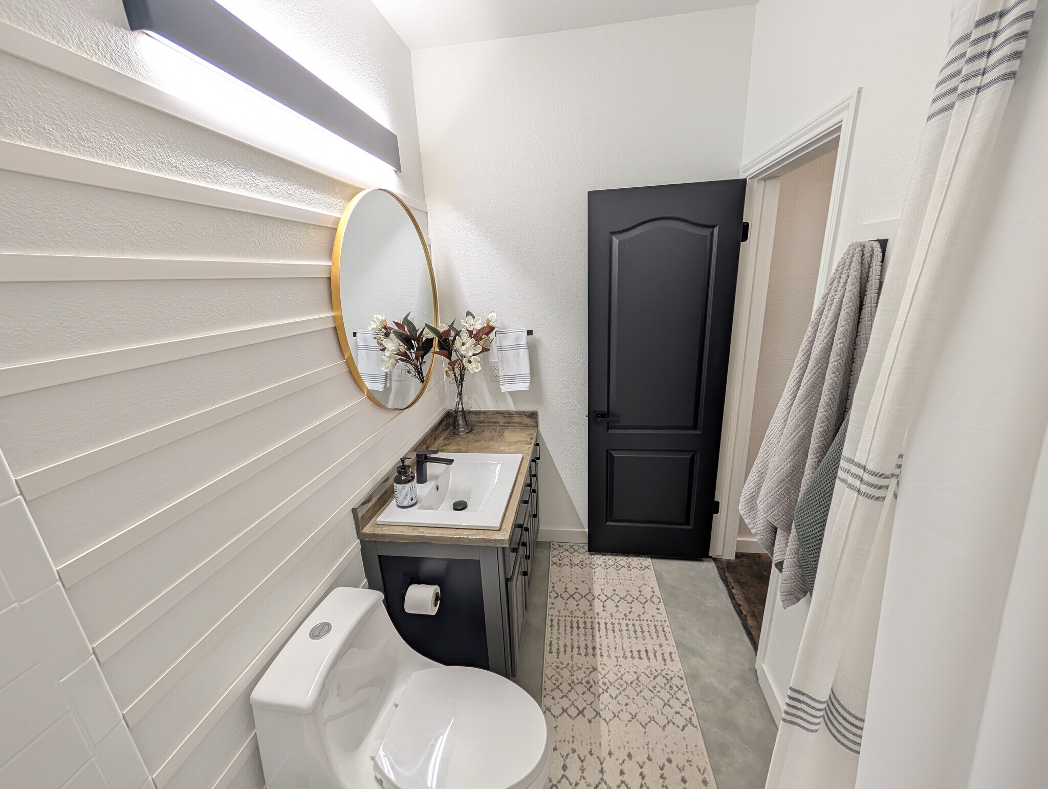 Building Photo - 6000 Shepherd Mountain Cv