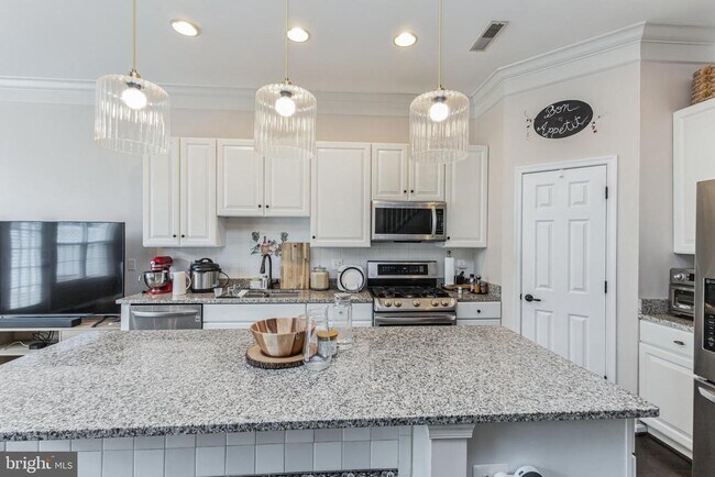 Building Photo - 42753 Stadler Ln