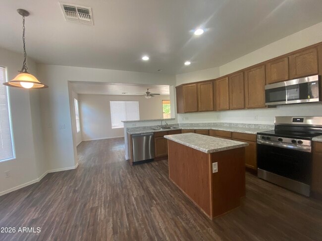 Building Photo - 8552 W Malapai Dr