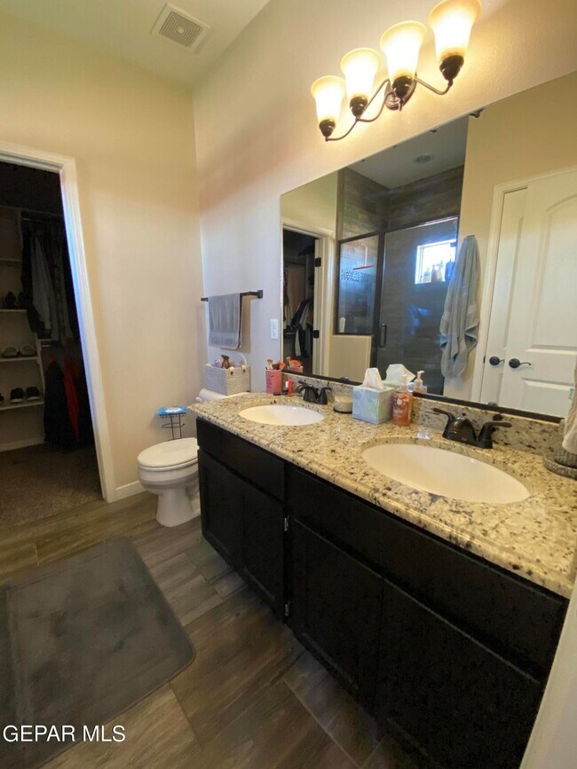 Building Photo - 7013 Long Meadow Dr