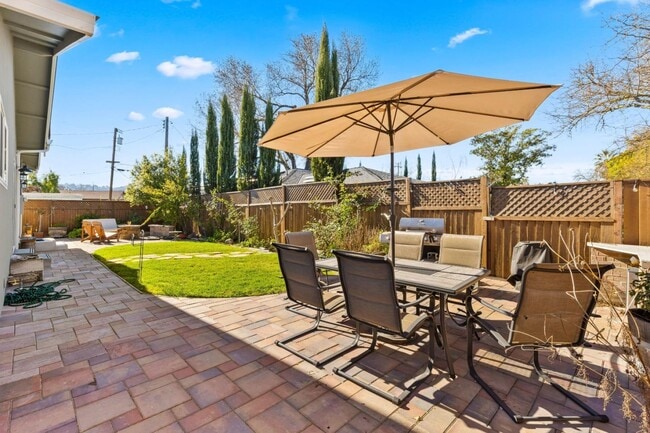 Building Photo - 5825 Laguna Seca Way