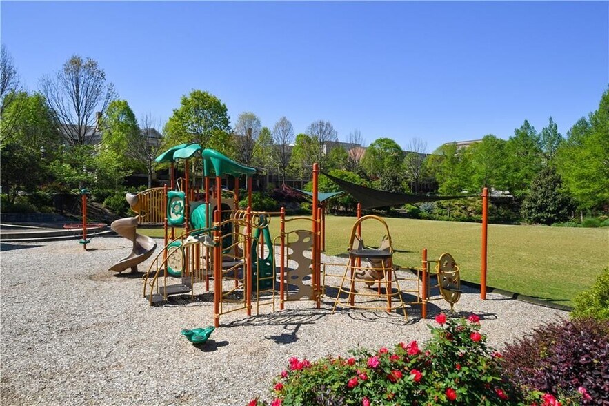 Playground - 924 Garrett St