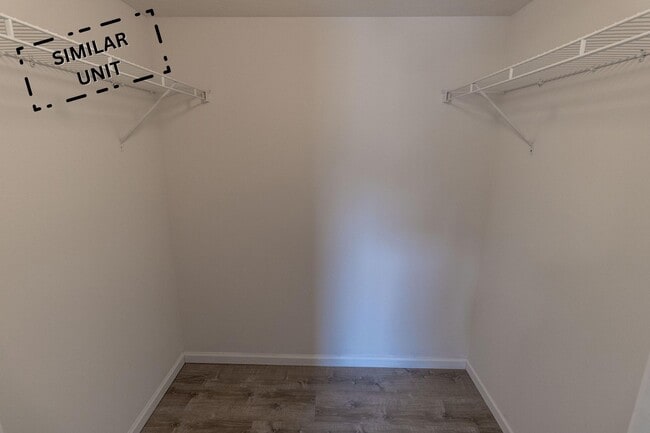 Building Photo - 3324 E St Charles Rd