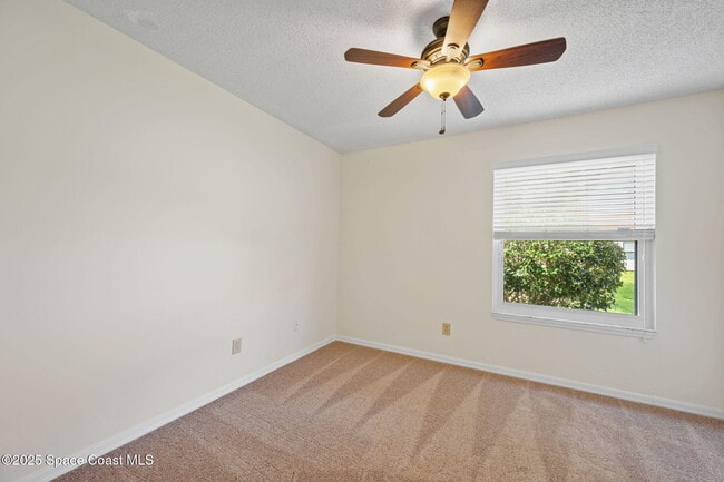 Building Photo - 763 Green Valley Ln