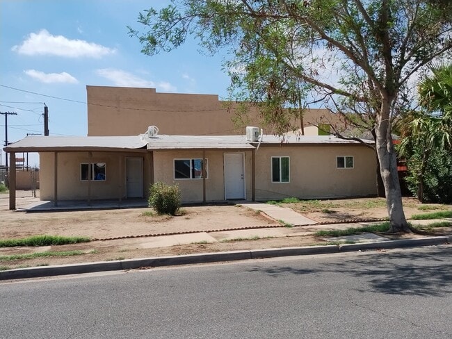 Building Photo - 14 Grant St