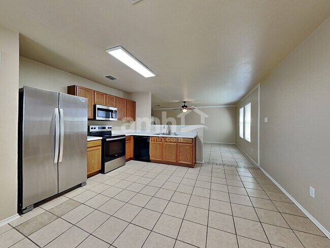 Building Photo - 1405 Sun Breeze Dr