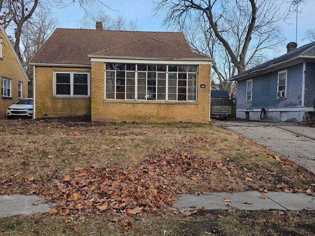 Primary Photo - Remodeled home in Harvard park