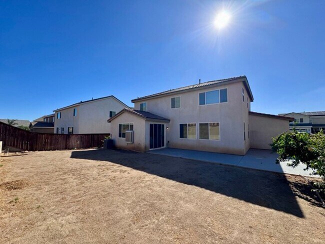 Building Photo - MOVE IN SPECIAL!! Move in on or before Oct...