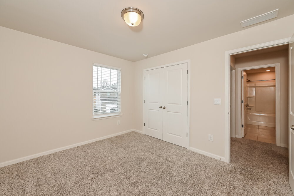 Building Photo - 5922 Green Ash Ct