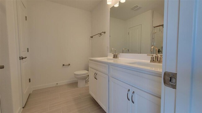 Building Photo - 440 Bristlecone Bend