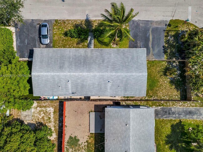 Building Photo - 700 NW 18th St