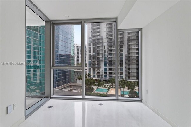 Building Photo - 300 Biscayne Blvd Way