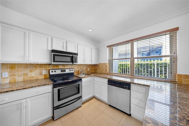 Building Photo - 7801 Hispanola Ave