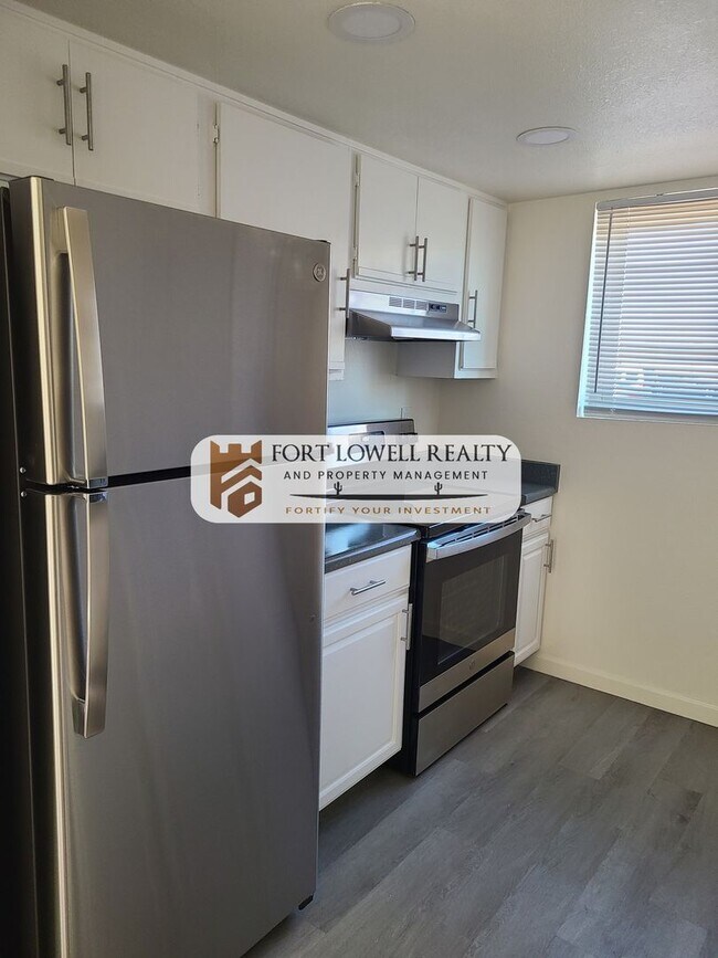 Building Photo - Newly Renovated 2 Bedroom, 1 Bath with Washer/Dryer Hook Ups.  SECTION 8 ACCEPTED
