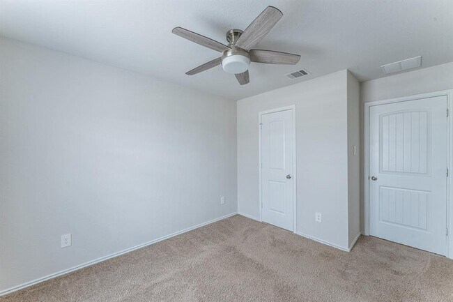 Building Photo - 317 Lily Pond Trl