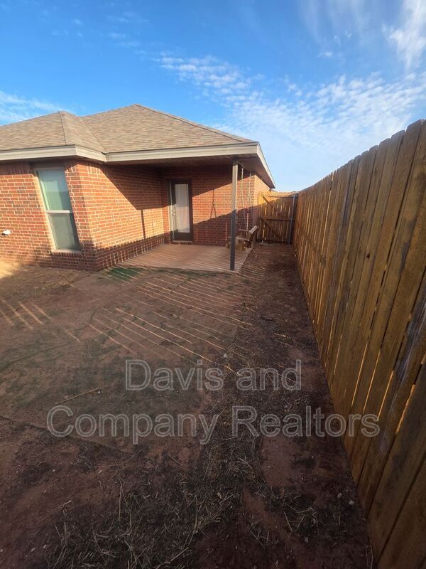 Building Photo - 126 Pioneer Cir