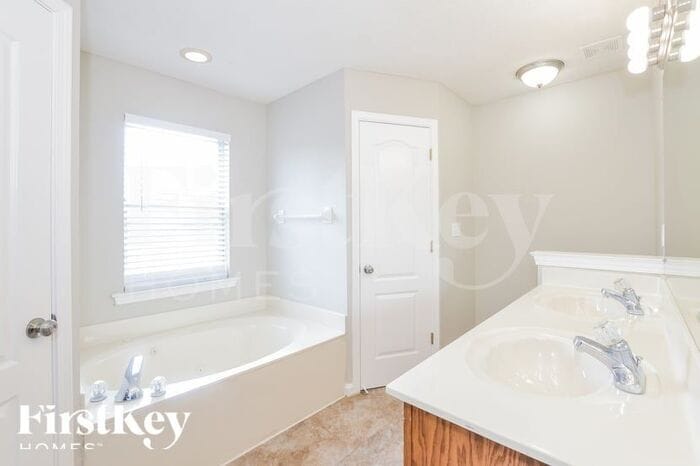 Building Photo - 9194 Conrad Dr