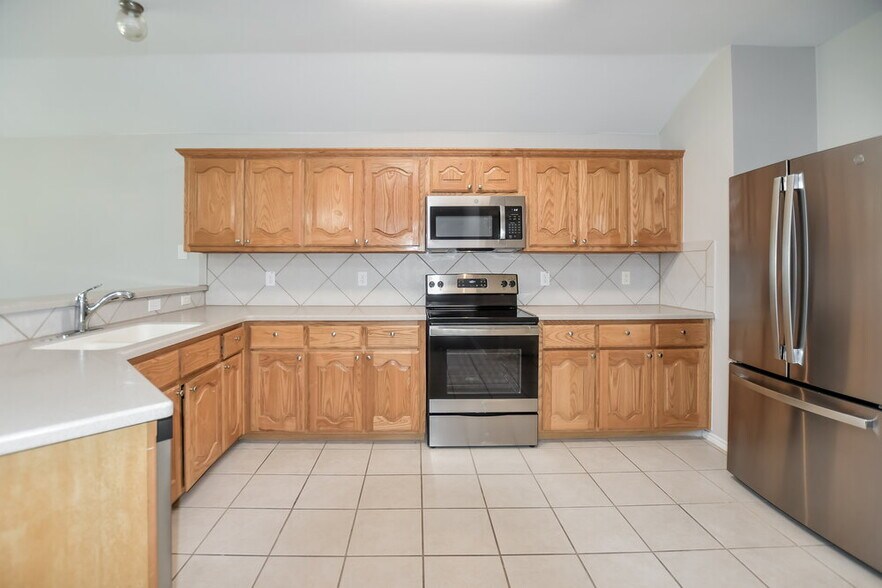 Building Photo - 705 Orchid Blvd