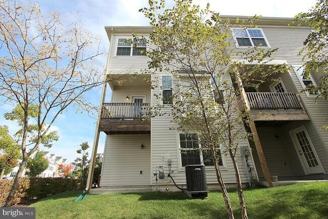 Building Photo - 23236 Roberts Tavern Dr