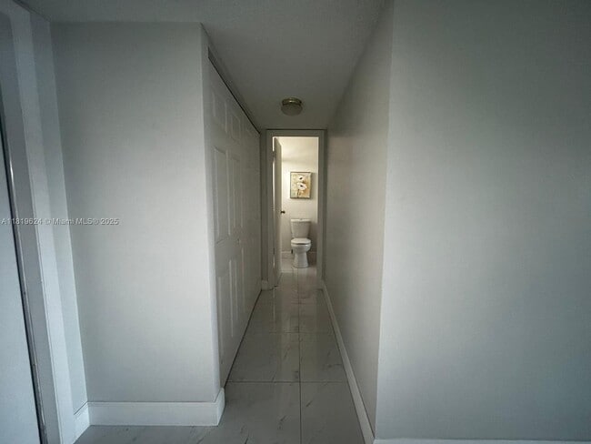 Building Photo - 5003 NW 35th St