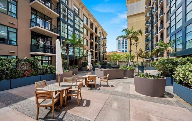 Building Photo - 530 K St