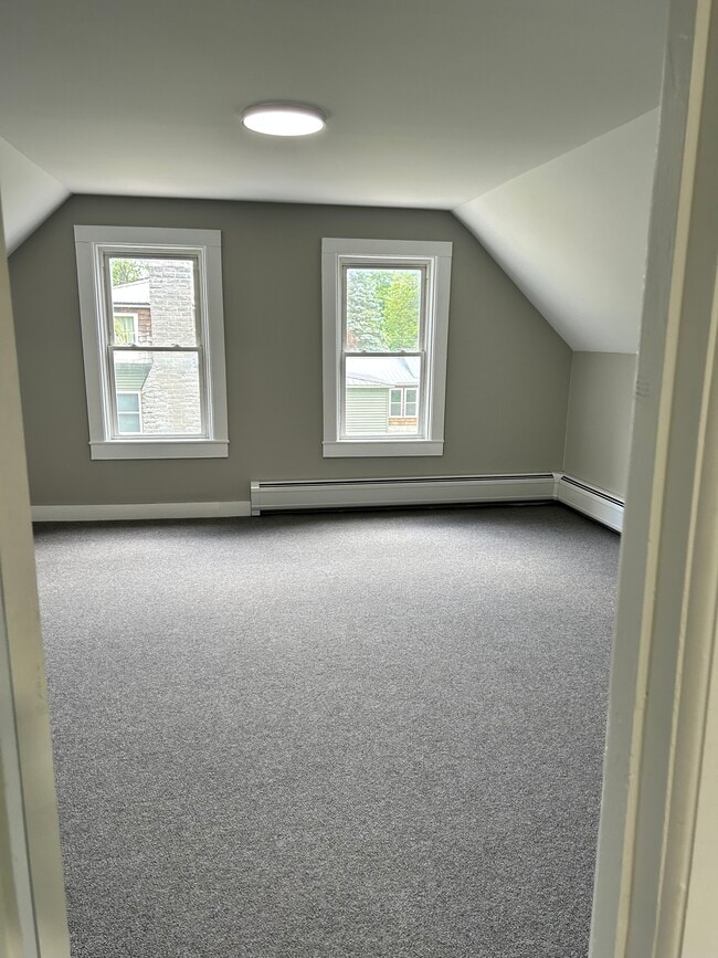 Building Photo - 157 Rabideau St