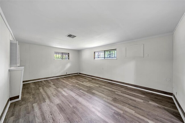 Building Photo - 3207 Florida St