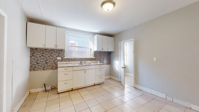 Building Photo - 3523 Walton Ave