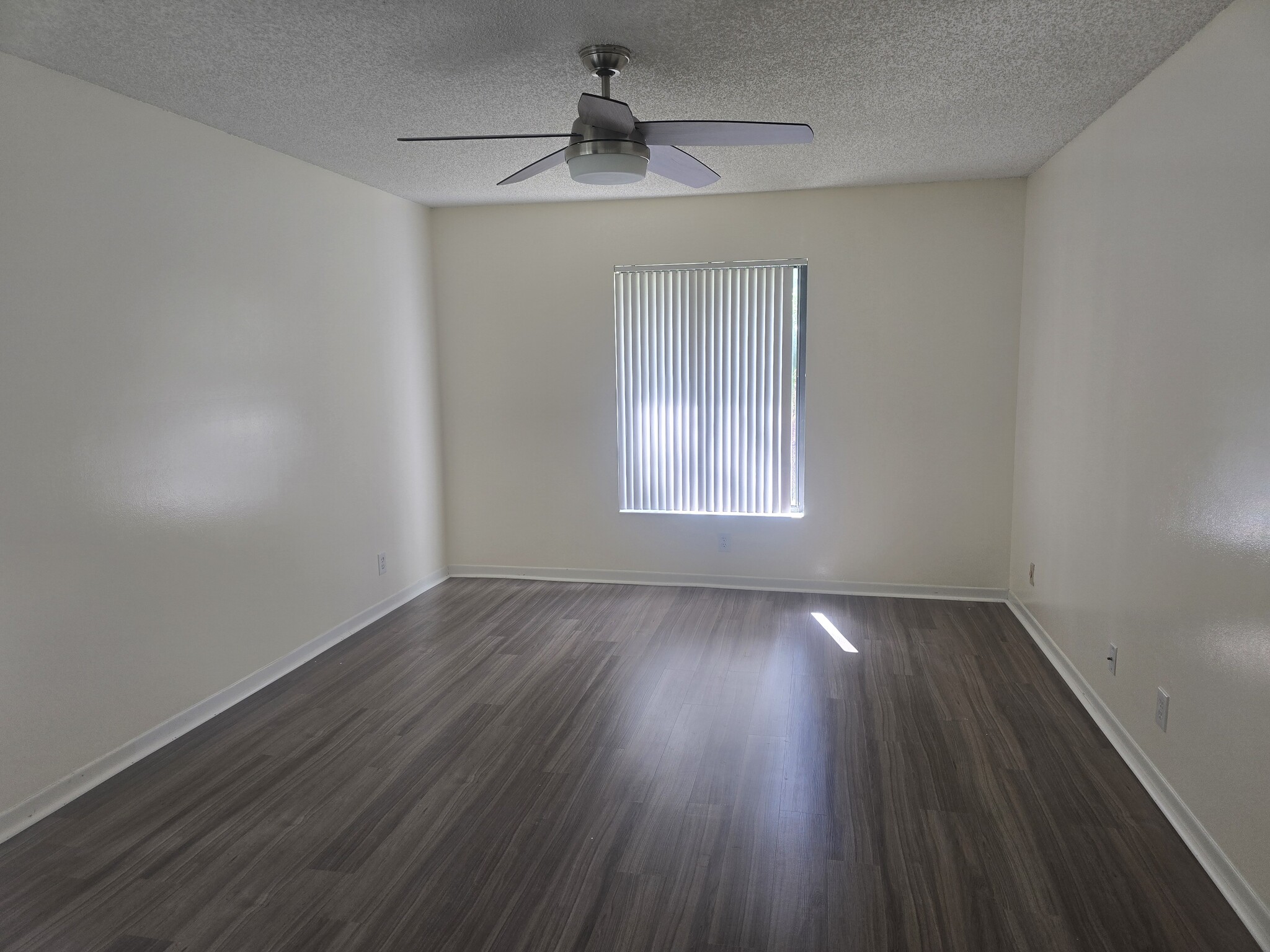 Building Photo - 1455 SW Silver Pine Way