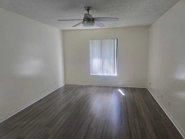 Building Photo - 1455 SW Silver Pine Way